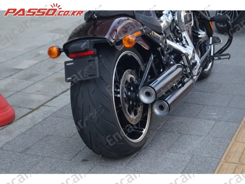 Harley-Davidson Breakout 114 - фото 2