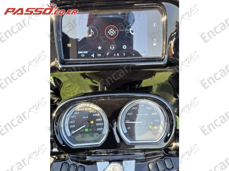 HARLEY-DAVIDSON ROAD GLIDE LIMITED - фото 4