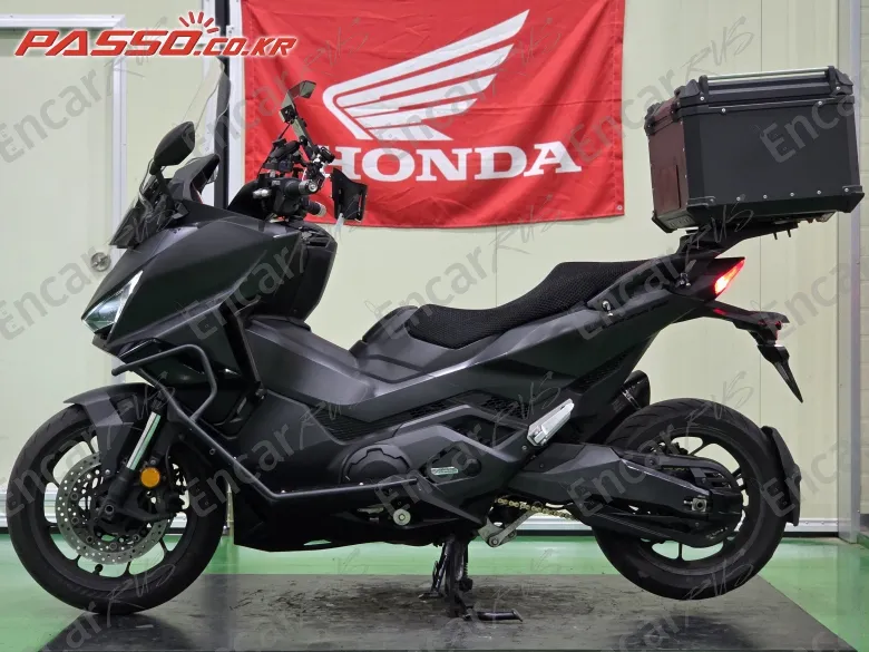 Honda Forza 750 - фото 1