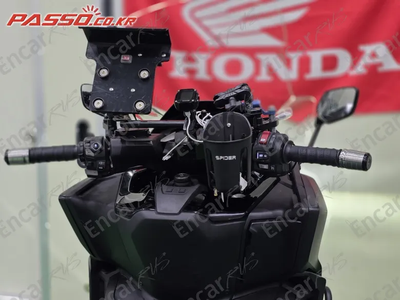 Honda Forza 750 - фото 3
