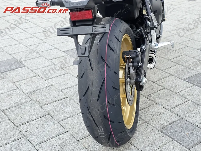 Suzuki Gsx 8 Tt - фото 5