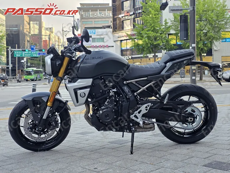 SUZUKI GSX 8 T - фото 1