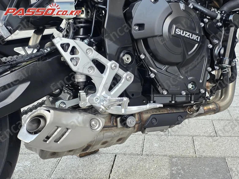 SUZUKI GSX 8 T - фото 6