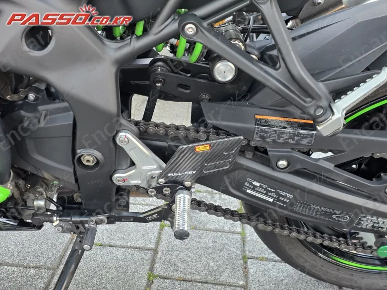 KAWASAKI NINJA ZX 4 RR - фото 4