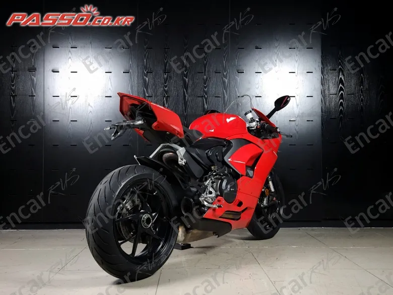 DUCATI PANIGALE V2 - фото 6