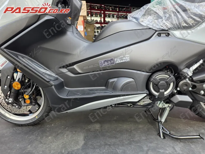 YAMAHA T MAX 560 - фото 4