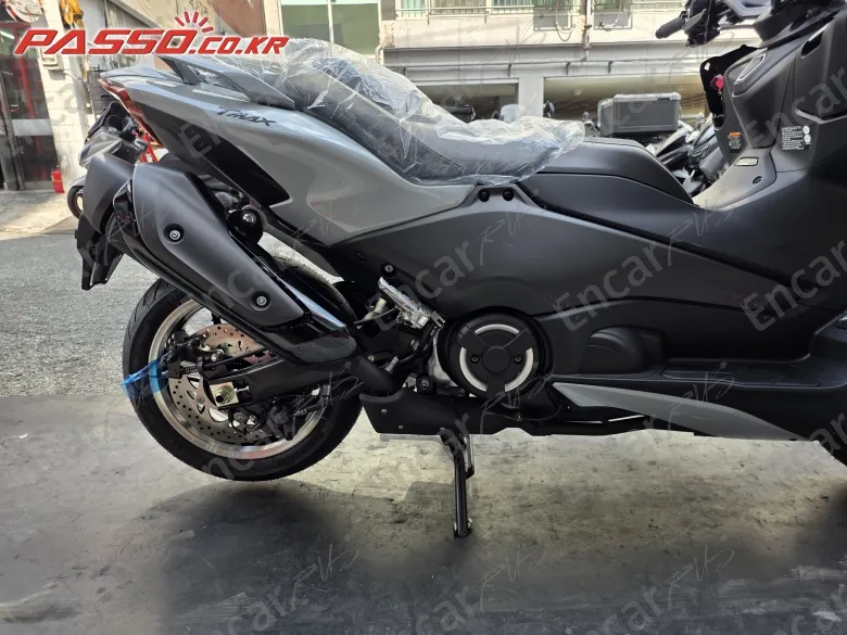 YAMAHA T MAX 560 - фото 6