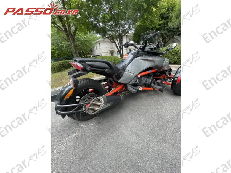 BRP CAN-AM SPYDER F3 S - фото 5