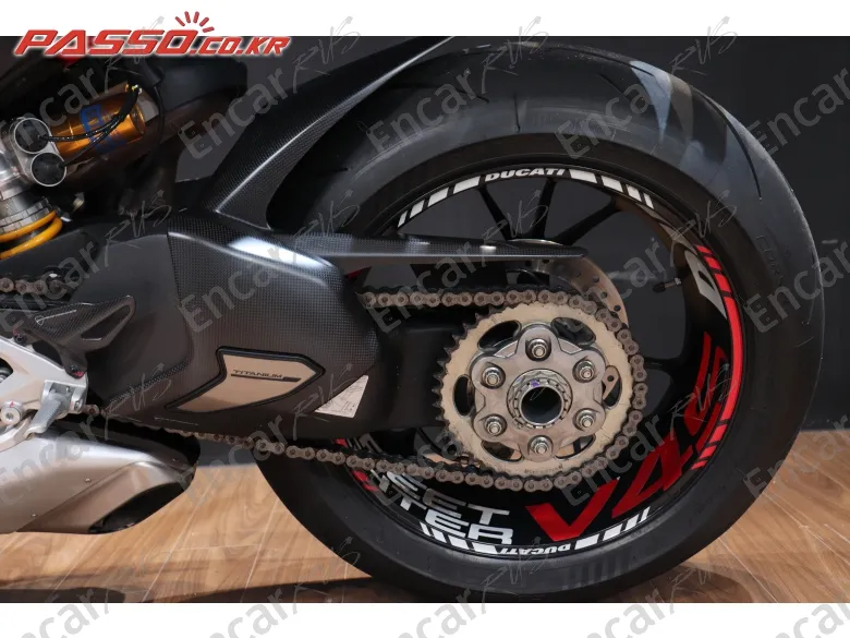 DUCATI STREETFIGHTER V4 S - фото 5