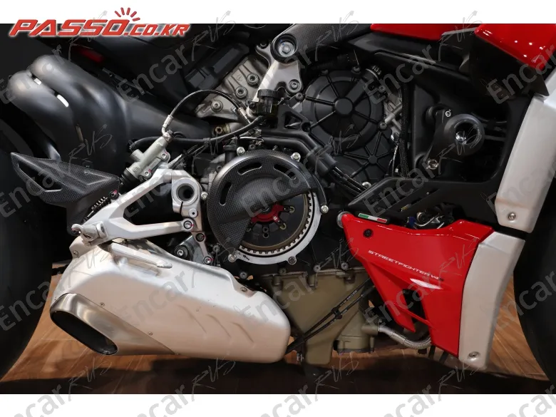 DUCATI STREETFIGHTER V4 S - фото 6