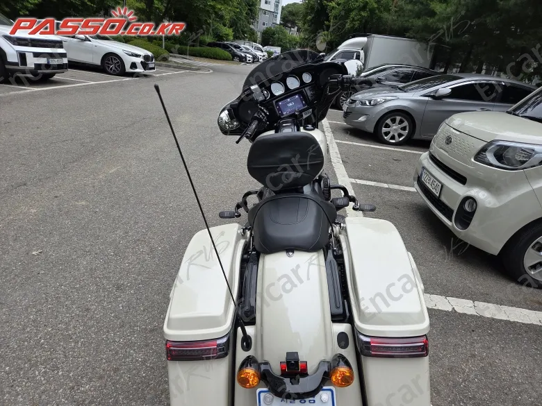 HARLEY-DAVIDSON FLHXS STREET GLIDE SPECIAL - фото 2