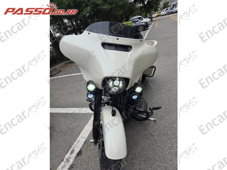 HARLEY-DAVIDSON FLHXS STREET GLIDE SPECIAL - фото 6