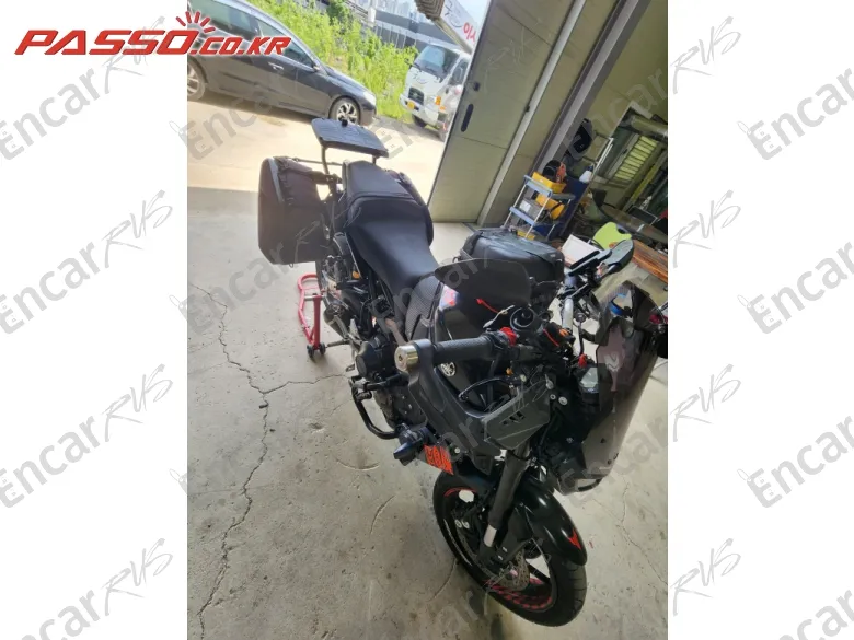 YAMAHA MT 09 - фото 1