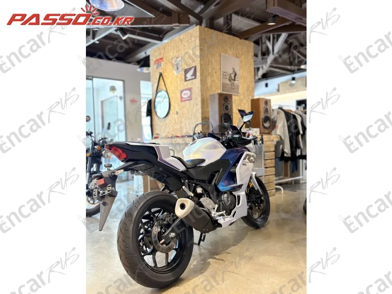 YAMAHA YZF R3 - фото 2