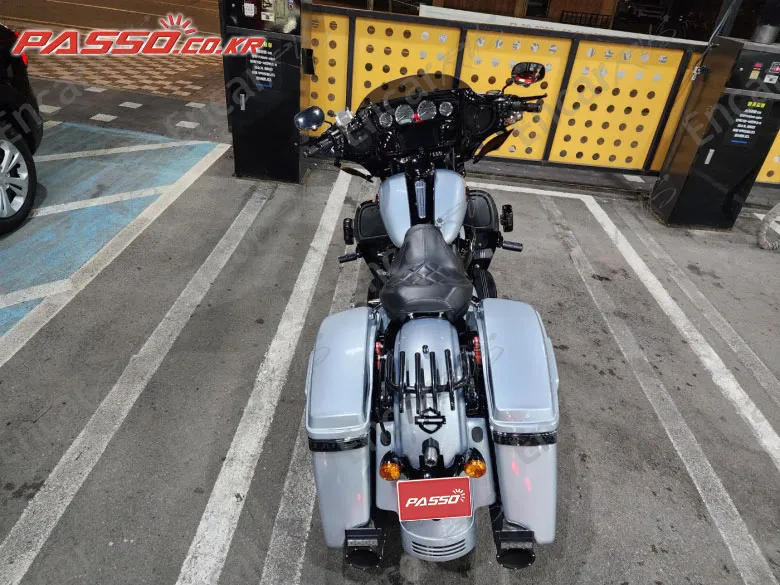 HARLEY-DAVIDSON FLHXS STREET GLIDE SPECIAL - фото 2