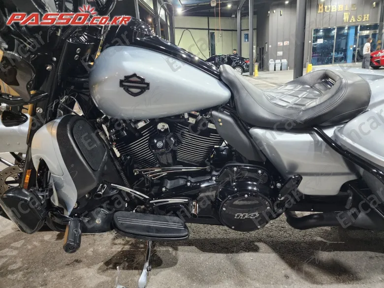 HARLEY-DAVIDSON FLHXS STREET GLIDE SPECIAL - фото 4