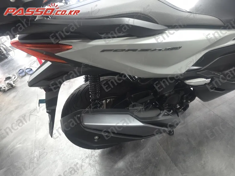 HONDA FORZA 350 - фото 6