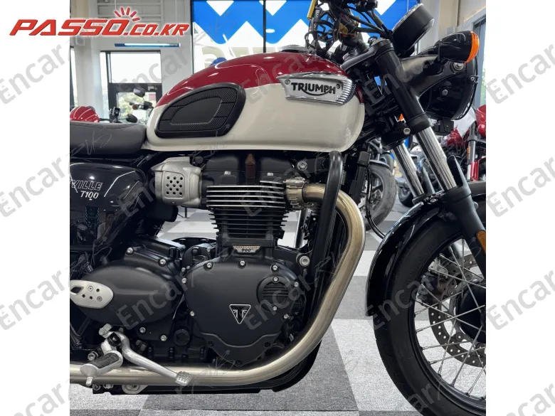 TRIUMPH BONNEVILLE T100 - фото 4