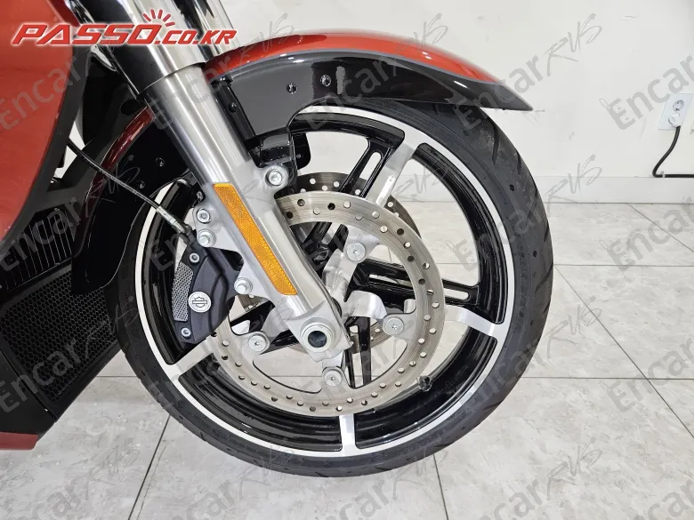HARLEY-DAVIDSON STREET GLIDE ULTRA - фото 5