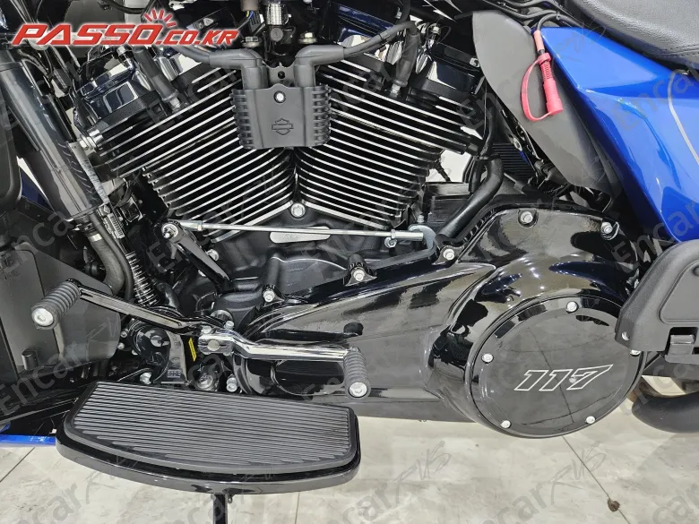 HARLEY-DAVIDSON STREET GLIDE ULTRA - фото 4