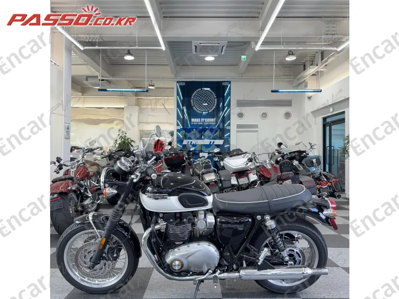 Triumph Bonneville T120 - фото 1