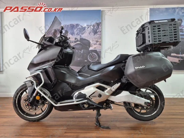 Honda Forza 750 - фото 1