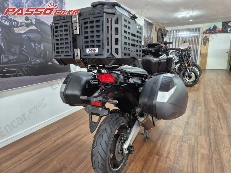 Honda Forza 750 - фото 2