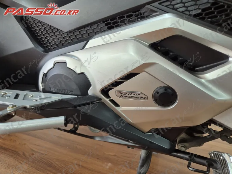 Honda Forza 750 - фото 4