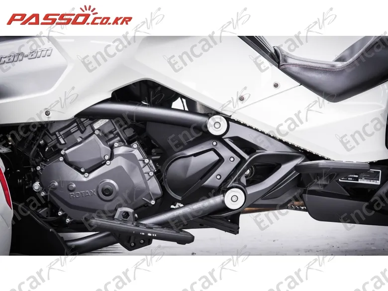 BRP CAN-AM SPYDER F3 LIMITED - фото 4