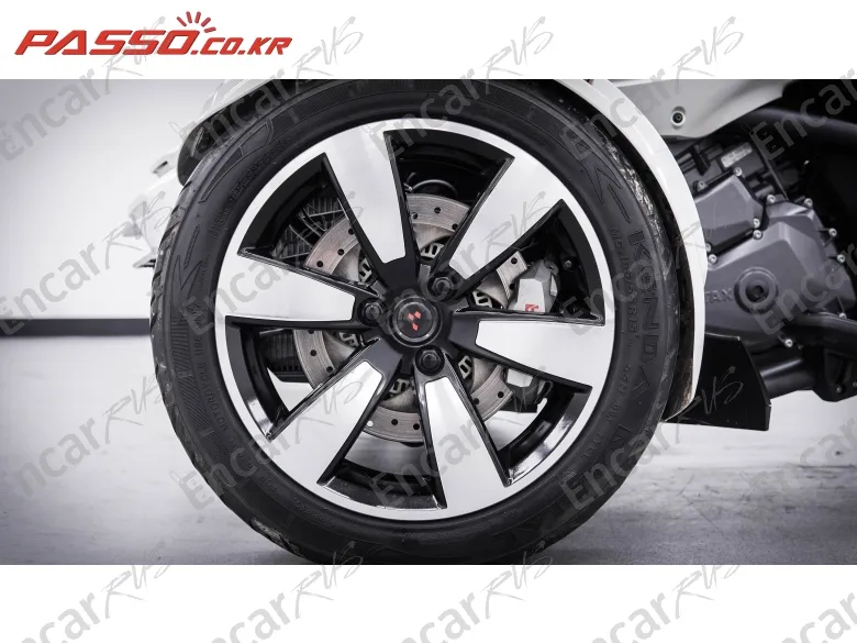 BRP CAN-AM SPYDER F3 LIMITED - фото 5