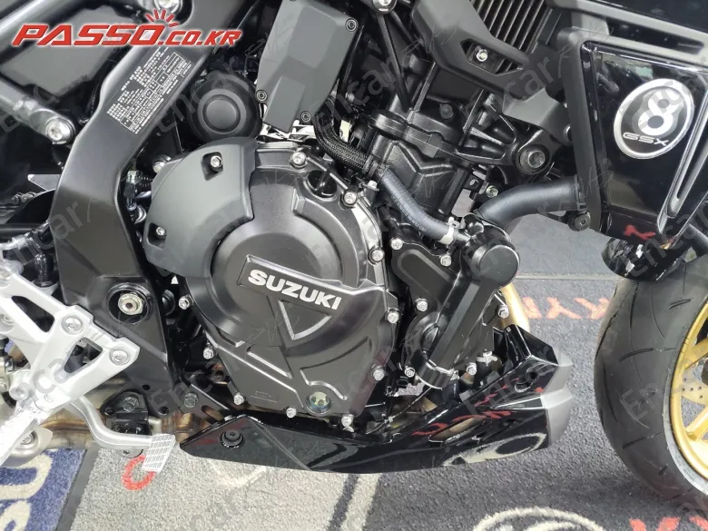 SUZUKI GSX 8 TT - фото 4