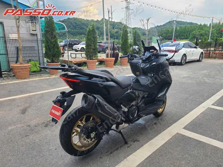 Yamaha T Max 560 - фото 2