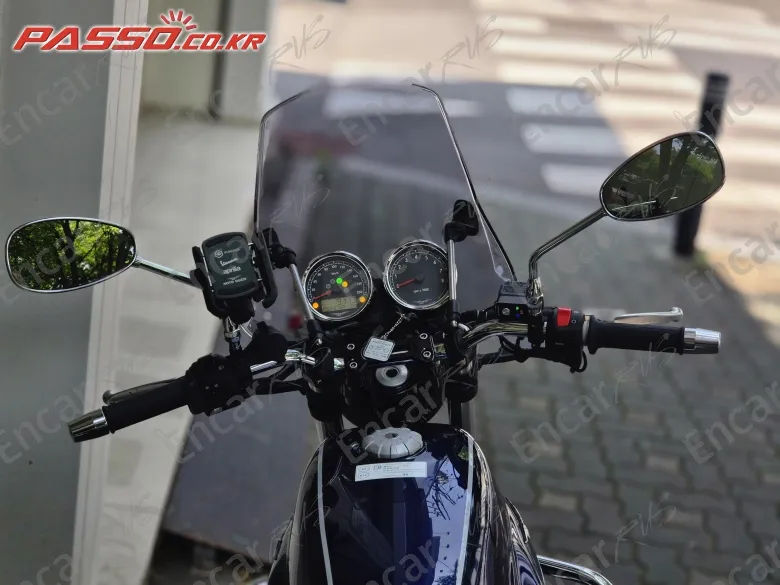 MOTO GUZZI V7 850 SPECIAL - фото 3