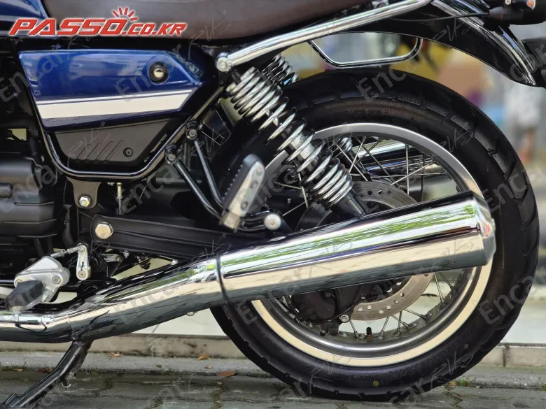 MOTO GUZZI V7 850 SPECIAL - фото 6
