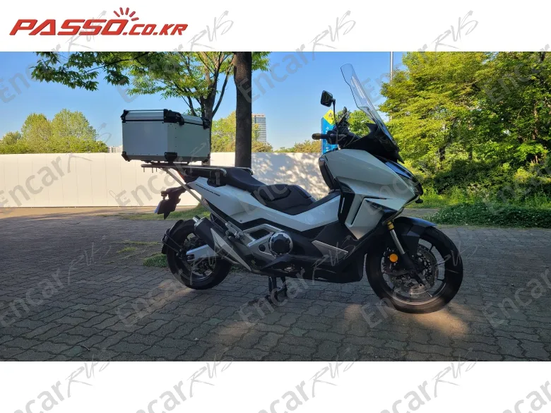 Honda Forza 750 - фото 0