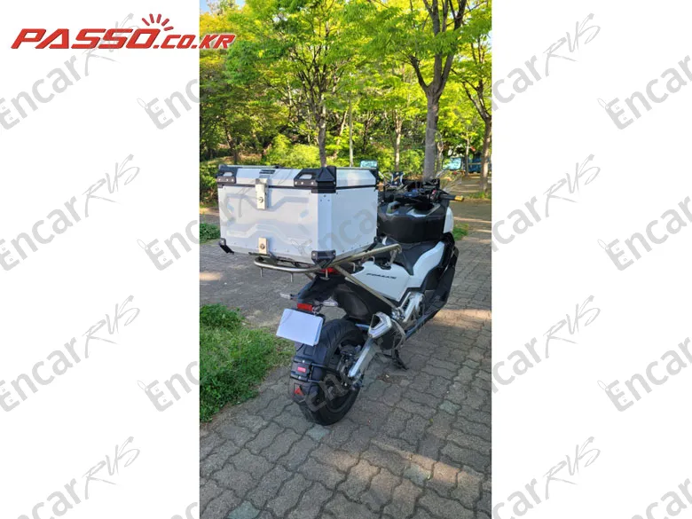 Honda Forza 750 - фото 1