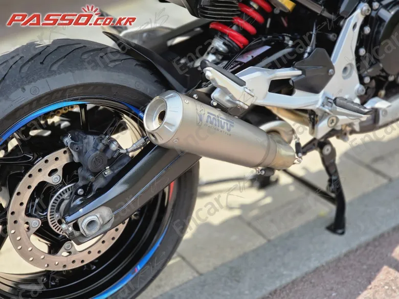 Bmw F 900 R - фото 1