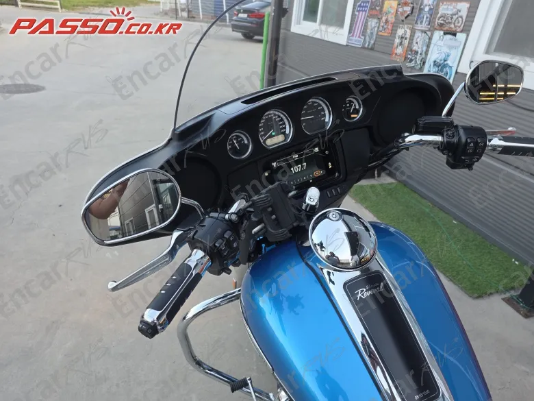 Harley-Davidson Electra Glide Revival - фото 3
