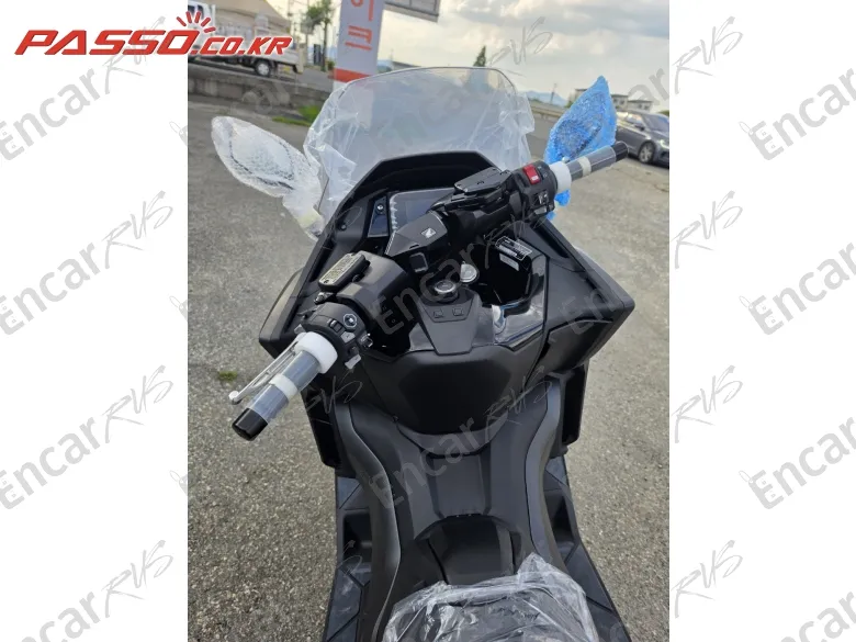 Honda Forza 750 - фото 6
