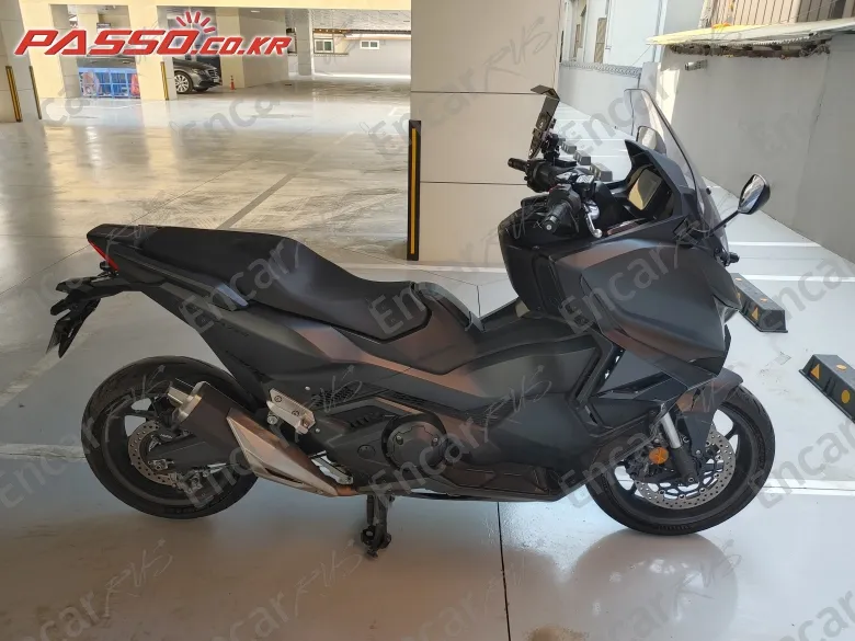 Honda Forza 750 - фото 0