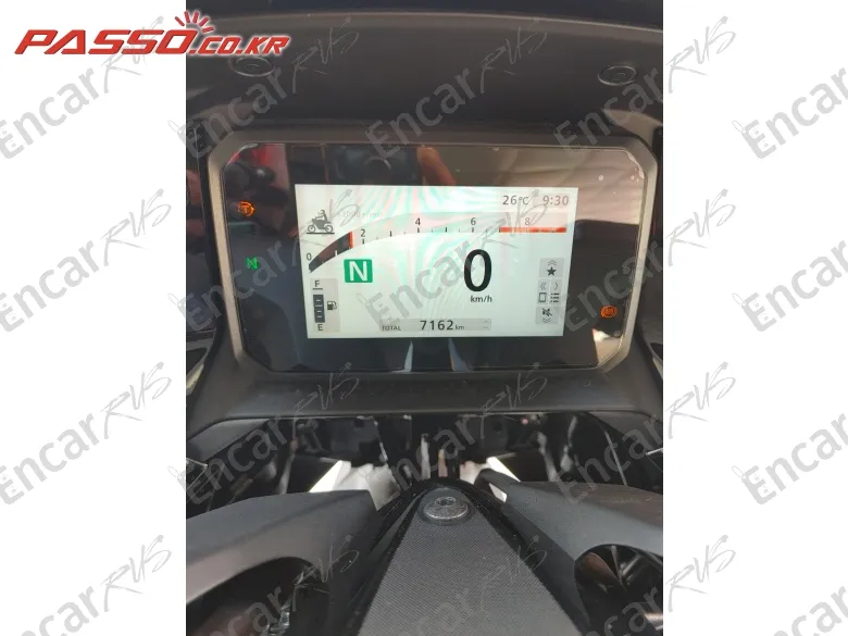 Honda Forza 750 - фото 3