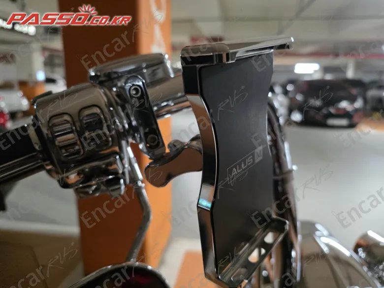 Harley-Davidson Flhr - фото 3