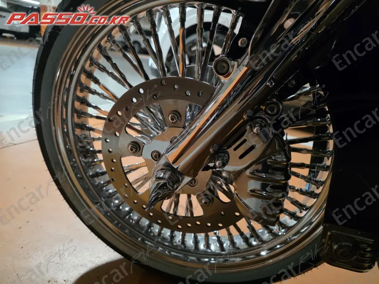Harley-Davidson Flhr - фото 5