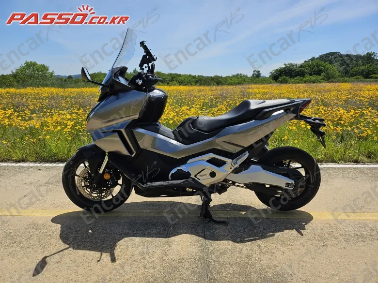 Honda Forza 750 - фото 1