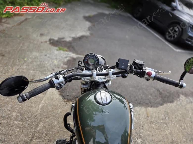 Royal Enfield Super Meteor 650 - фото 3