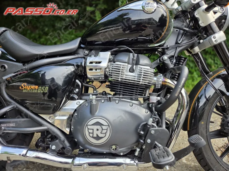 Royal Enfield Super Meteor 650 - фото 4