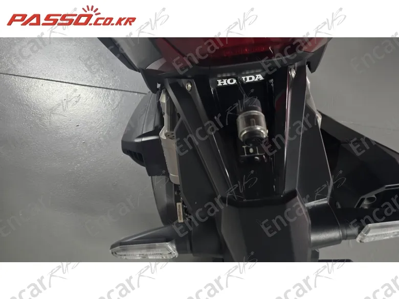 Honda Adv 350 - фото 5