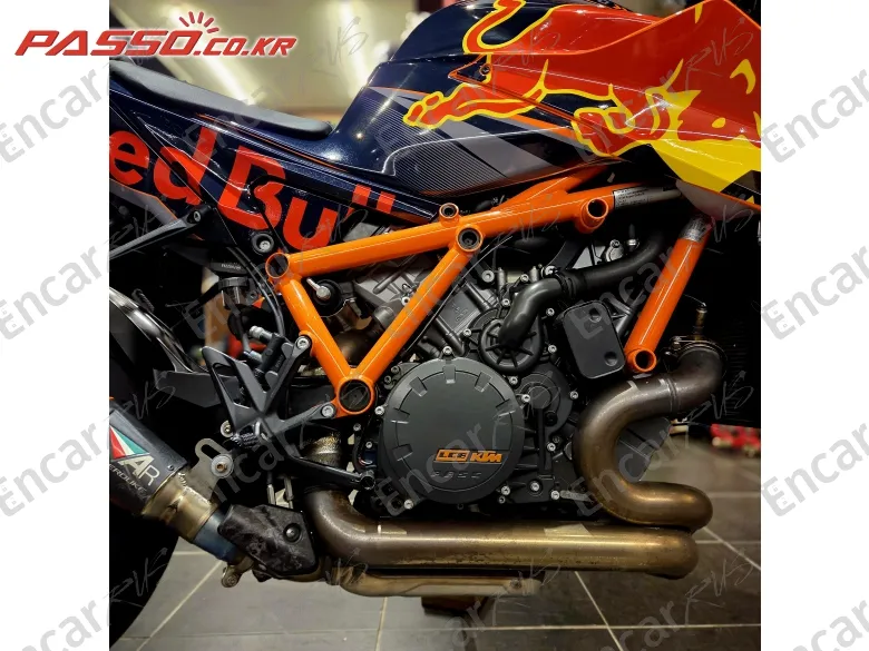 Ktm 1290 Super Duke R Evo - фото 4