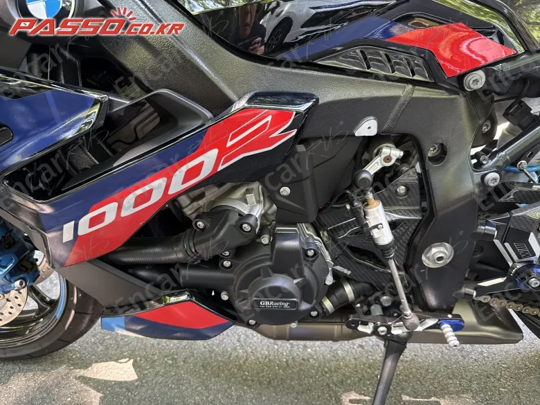 Bmw M 1000 R - фото 4