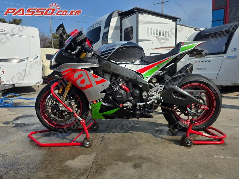 Aprilia Rsv 4 Rf - фото 1